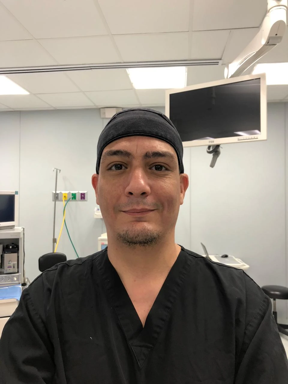 Dr. Héctor J. Estevez, cirujano hombro/rodilla | Medii.care
